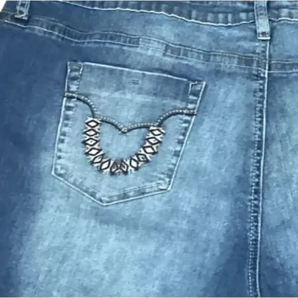 NWT YMI Denim Jean Shorts 3X Plus Embroidered - Picture 9 of 16